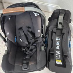 Nuna pipa Car seat & Base 