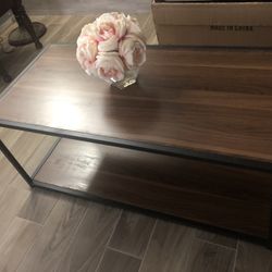 Table  $20 With Flowers 