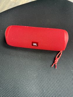 JBL Flip 5 Portable Waterproof Bluetooth Speaker Red
