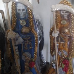 Estatuas de La Santa muerte 