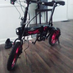 Snap On Ebike Folds Up