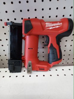 Milwaukee new 23 pin nailer 12M