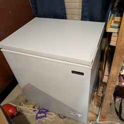 Magic Chef 5 Cubic Foot Chest Freezer