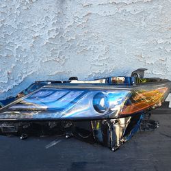 2021-2024 TOYOTA CAMRY BLACK LED HEADLIGHT RIGHT SIDE OEM