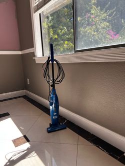 Dirt devil vacuum