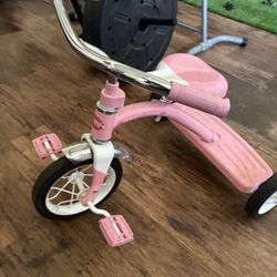 Girls Tricycle - RadioFlyer 