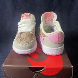 Travis scott jordan 1 low gucci Pink