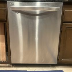 24" LG Stainless Steel 3 Rack Dishwasher smart top control