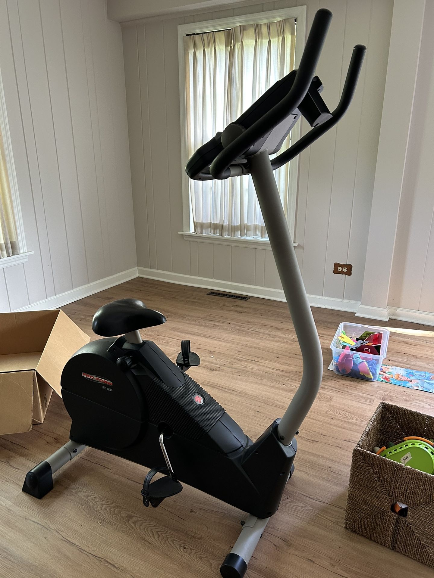 Pro Form R20 Stationary Exercise Bike