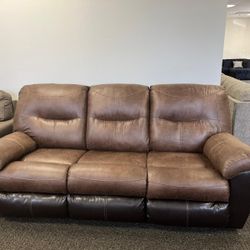 🚀 Same Day Delivery 🚀 Follett Reclining Sofa $949.00