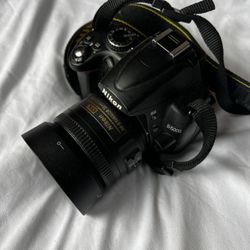 Nikon D5000 DSLR 