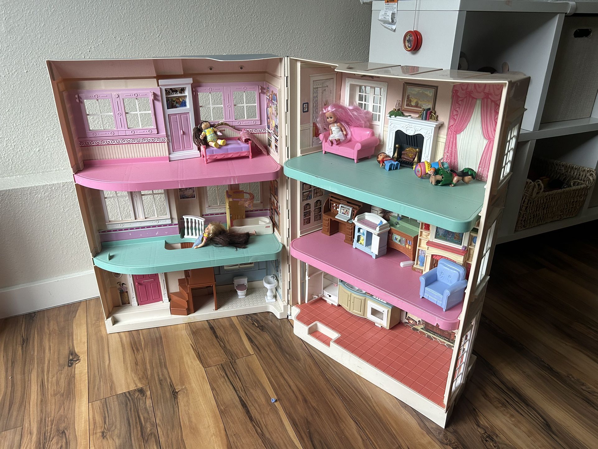 Fold Away Doll House