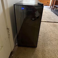 King Chill Semi-Conductor Mini Fridge