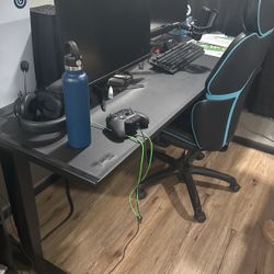 Secret Lab MANGUS pro XL gaming desk