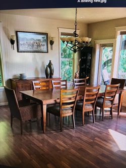 Ethan Allen 110” Table ,Board/ Hutch 8 Chairs