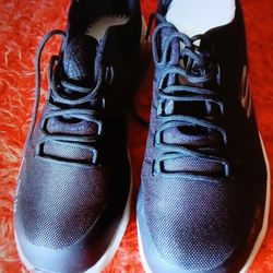 Tenis SKECHERS De trabajo con fierro enfrente size 9 nuevos