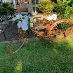 Beautiful Bicycle Garden Decor