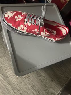 Brand new size 8 in women