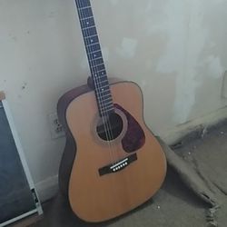 Yamaha F335 Guitar 