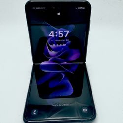 Samsung Galaxy Z Flip3 5G – 128GB – Unlocked – Great Condition