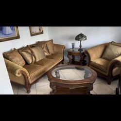 Traditional Sofa living room set.  