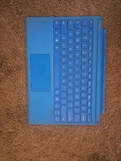 Microsoft Surface Pro Type Cover in Bright Blue / Cyan