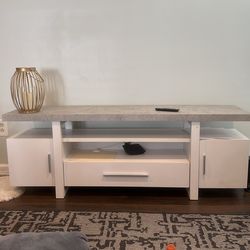 Tv stand