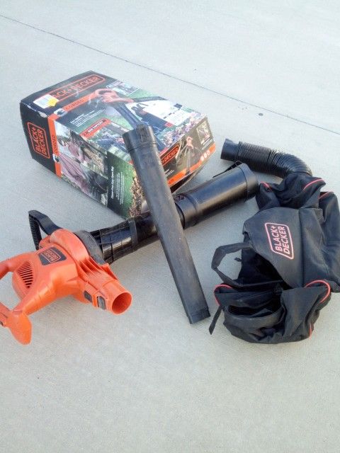 Black& Decker Leaf Blower/Vacuum 60$
