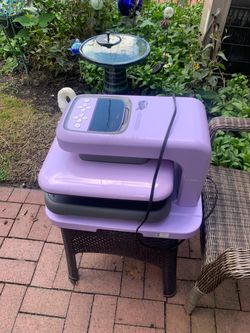 htvront auto heat press 2 digit model HPA01 selling as is does not work turns on but doesn't heat up good for parts or if you could repair it