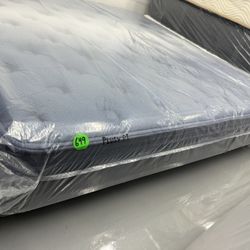 KING SIZE SERTA CLASSIC (PLUSH) PILLOW TOP MATTRESS & BOX SPRINGS BED SET