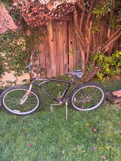 Black beach cruiser