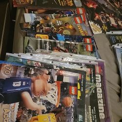 35 LEGO Magazines From 2001 To 2005