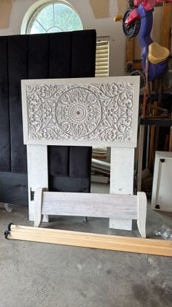 Twin bed -headboard and footboard