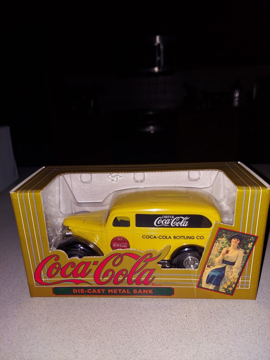 VINTAGE 1995 COCA-COLA DIE-CAST METAL BANK NEW FACTORY SEALED 