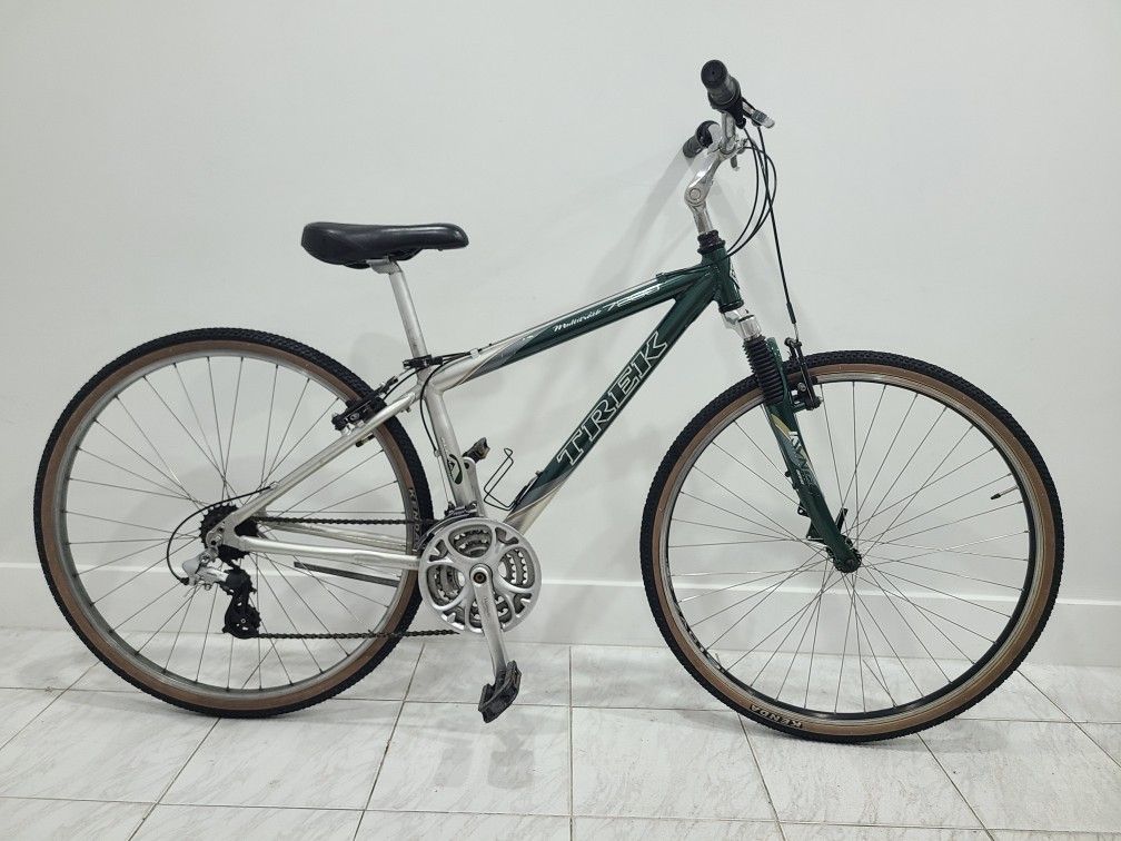 Trek 7200 Hybrid Aluminum Bike Small