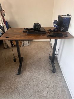 Standing Desk (adjustable)