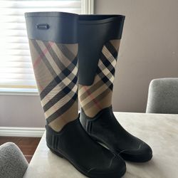Burberry Women Rain Boots