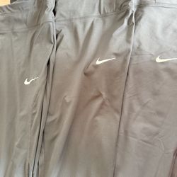 Women’s Nike workout leggings