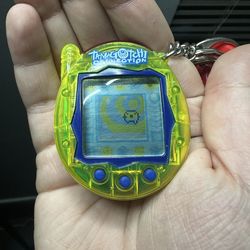 Bandai Tamagotchi Connection V3, 2004, Translucent Yellow, Tested and Working