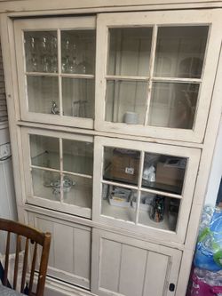 Buffet Hutch Farm House two-piece dining room by Ethan Allen.