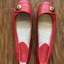 Coach Woman’s Size 8.5 Red Noel Flats With Turn Lock Like New Clean Sole