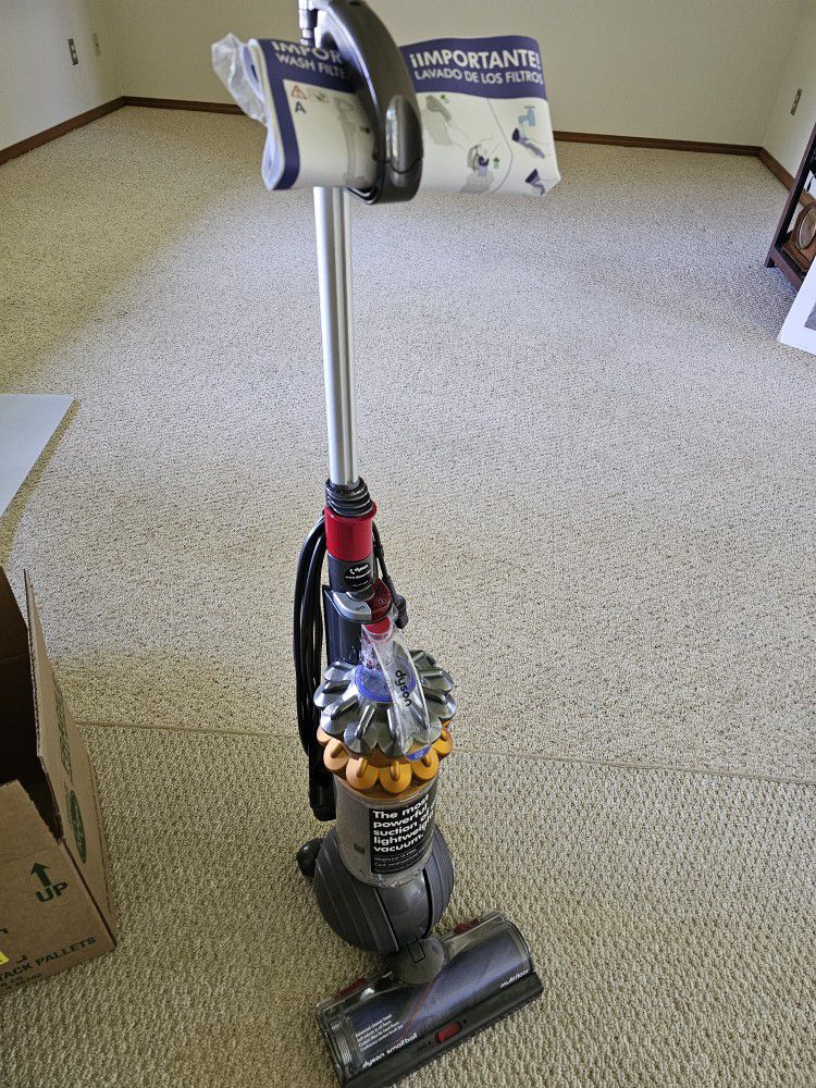 Vacuum Cleaner, Dyson Small Ball