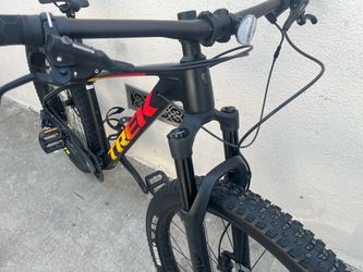 Trek Roscoe 8 Mountain Bike
