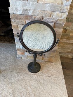Vintage-Style Vanity Mirror on Pedestal Stand