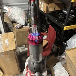 Dyson Floor Vaccum 