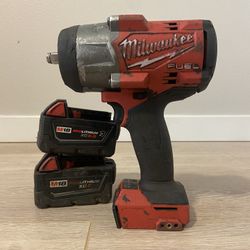 Milwaukee M18 Brushless Cordless 1/2 in. Impact Wrench w/ two 5.0 Ah Batteries