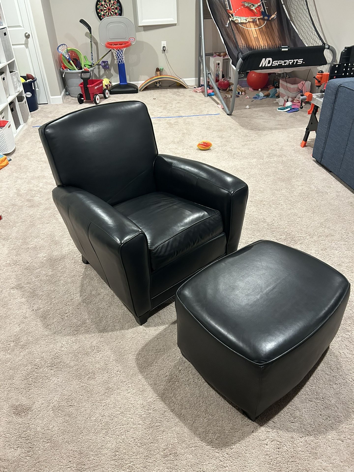 Ethan Allen Leather Sitting Chair With Ottoman