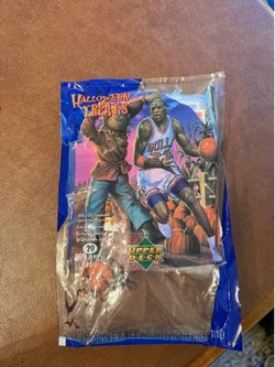 Michael Jordan 1996 Upper Deck Halloween Treats 20, two basketball Cards Per Pack.