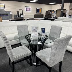 Dining Table Set. 🚚WE DELIVER🚚