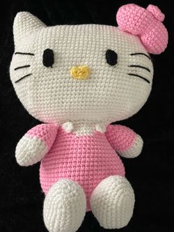 Handmade crochet kitty